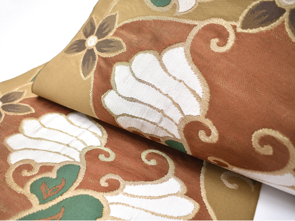 洛風林 九寸名古屋帯(マグノリアの花・桑染色) | 商品紹介 | 染と織